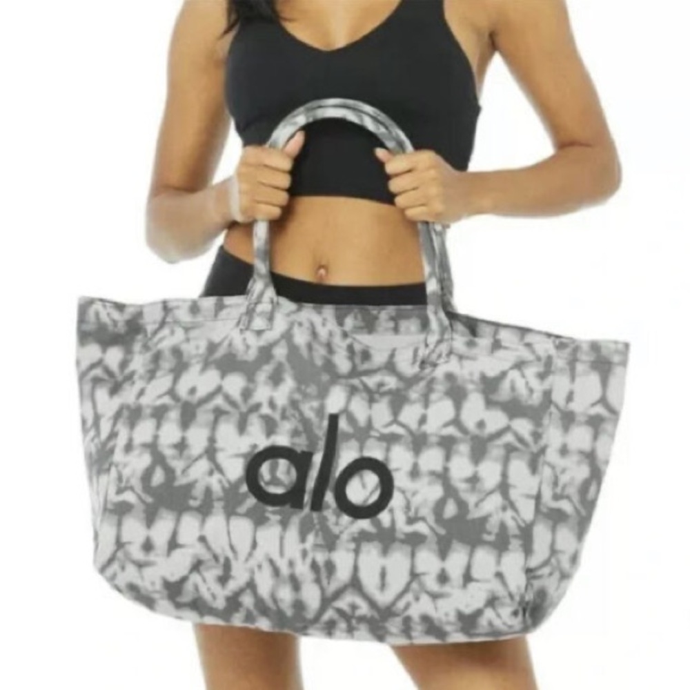 ALO Yoga Tie-Dye Shopper Tote